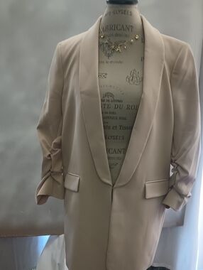 Gianni Bini Soft Beige Blouse with Subtle Shine